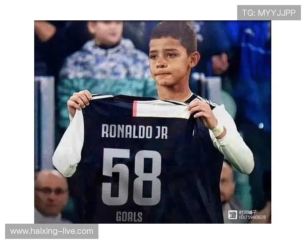 全球足球球星二代颜值排行榜：星二代的魅力与遗传天赋解析