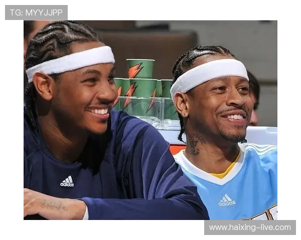 足球女神情头变身真人版，展现与球星同框的魅力瞬间