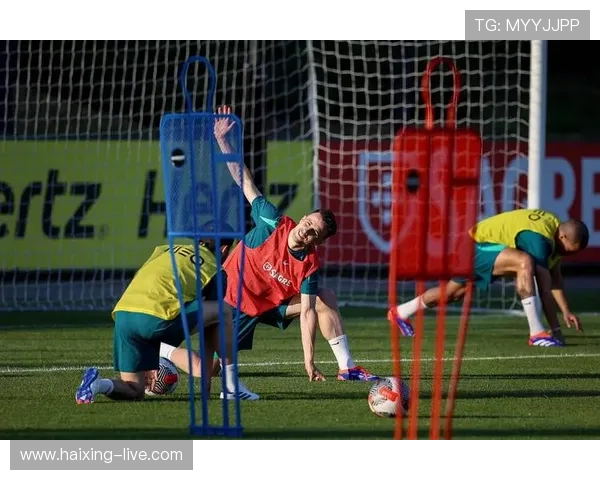 足球星社引领新潮流打造全球足球文化交流平台助力年轻球员梦想成真